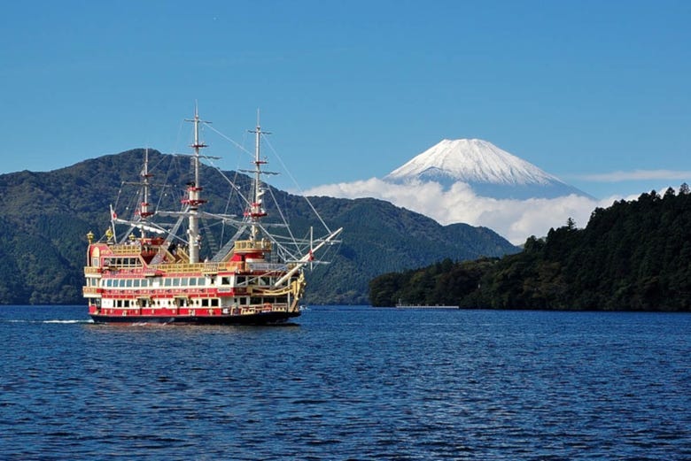 Pirate ship cruise on Lake Ashi