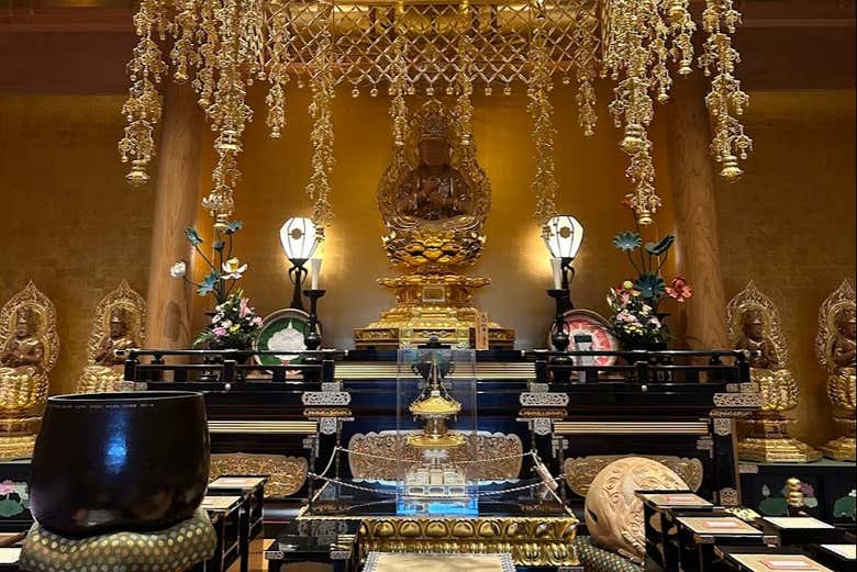Explore the Fukagawa Fudo-do Temple